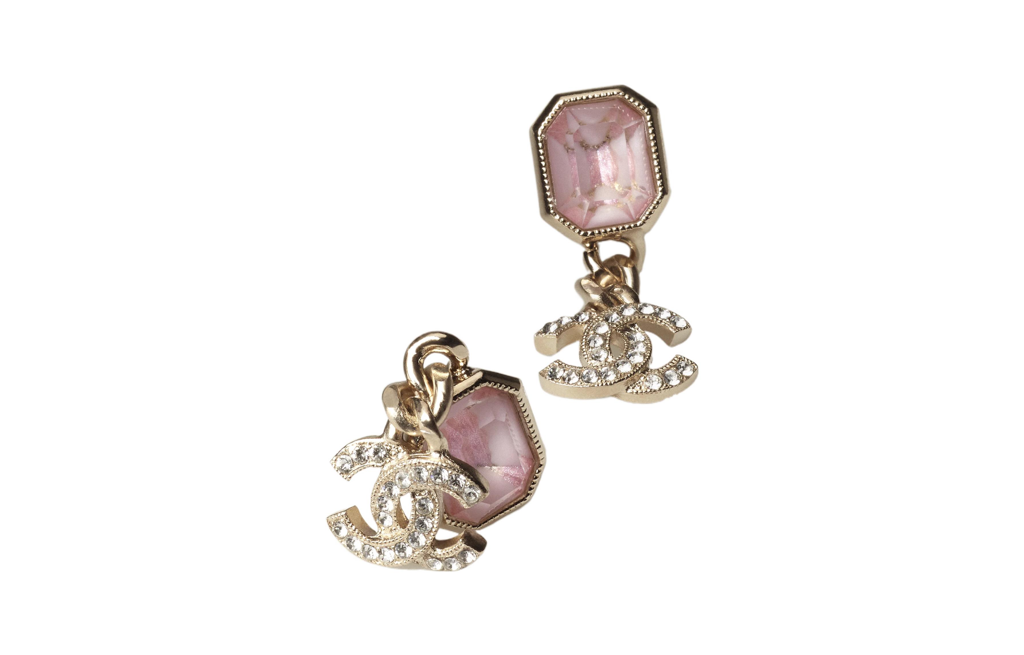 (Women) CHANEL Diamond Quilted Double C Pendant Earrings Gold/Pink (Womens). AB9351-B09078-NK202 圖 3