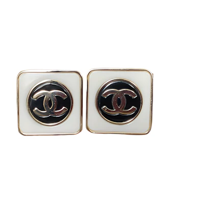 (Women) CHANEL Double C Black & White Enamel Earrings Women SS23 Classic Design. AB9777-B09803-NL456