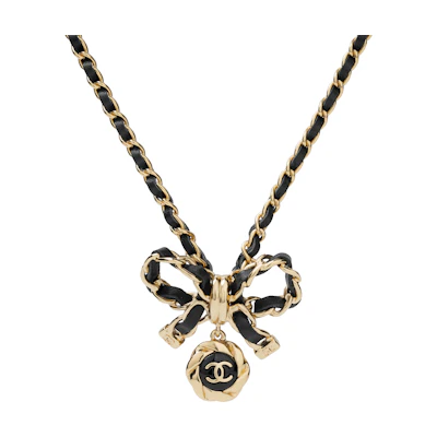 (Women) CHANEL Double C Bow Pendant Necklace Black & Gold with Faux Pearl & Calfskin. AB8741-BO8644-NJ235