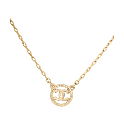 (Women) CHANEL Double C Crystal Pendant Necklace - Stylish & Minimalist for Women. ab9046-b08672-nj302