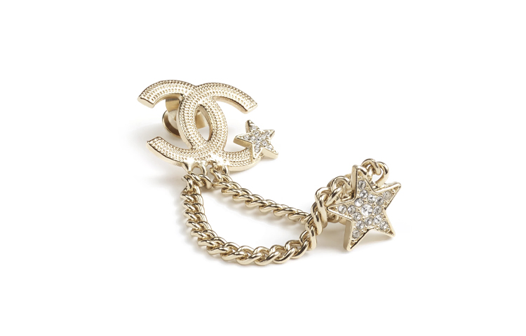 Lookbook (Women) CHANEL Double C Crystal Star Tassel Brooch for Women - Gold. ABB532-B14060-NR341