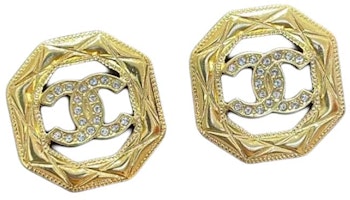 (Women) CHANEL Double C Gold Metal Earrings for Women. ABD748-B17419-NZA50 (Women) CHANEL Double C Gold Metal Earrings for Women. ABD748-B17419-NZA50