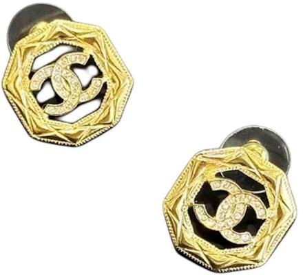 (Women) CHANEL Double C Gold Metal Earrings for Women. ABD748-B17419-NZA50 Shop (Women) CHANEL Double C Gold Metal Earrings for Women. ABD748-B17419-NZA50