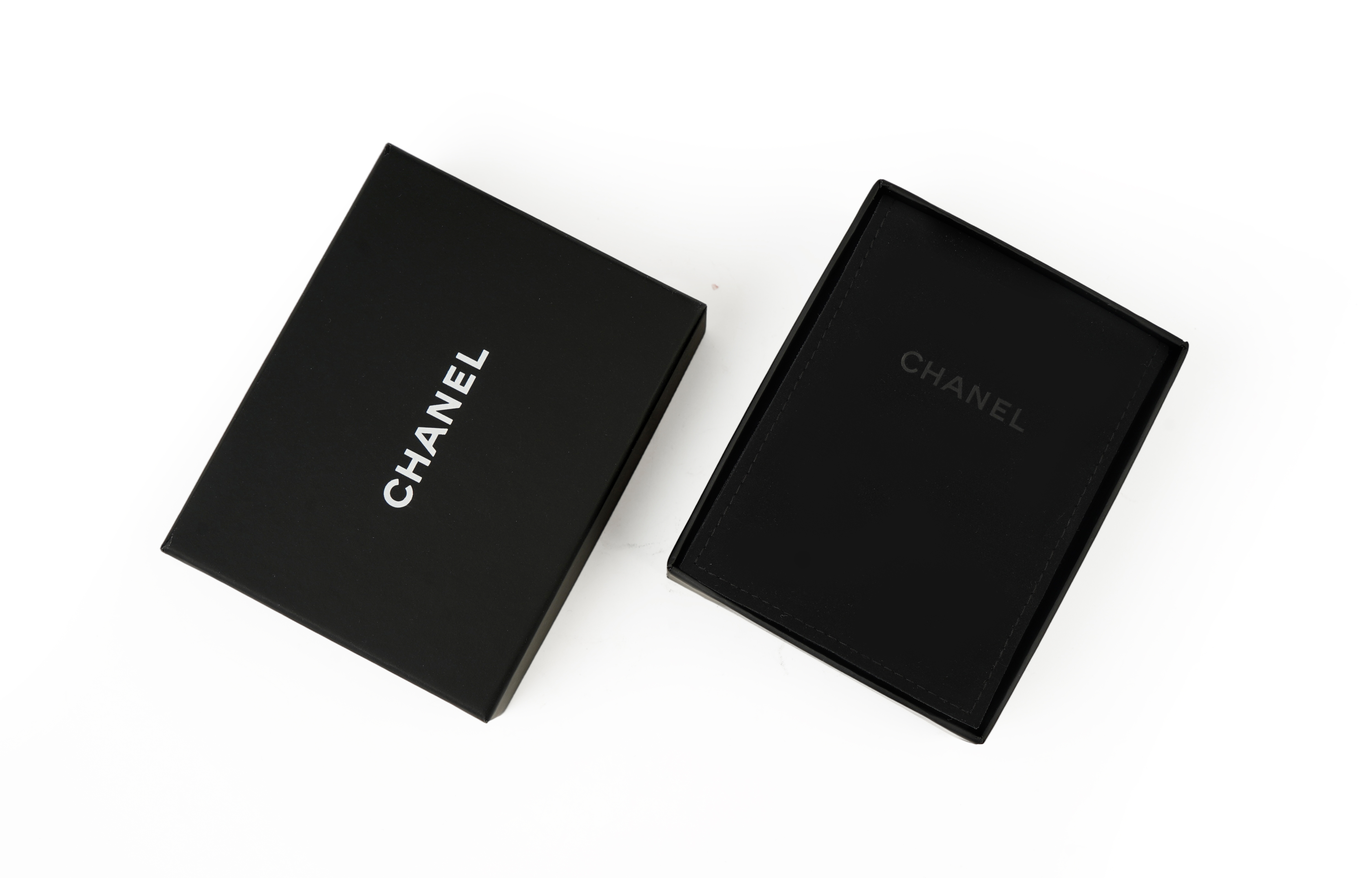 (Women) CHANEL Double C Gold Metal Pendant Necklace for Women. AB7802-B07472-NG628 圖 6