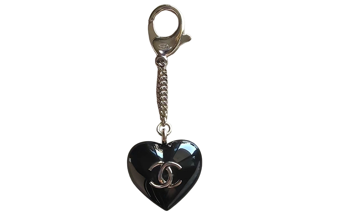 (Women) CHANEL Double C Heart Crystal Keychain  Black. AB9408B09080NK212