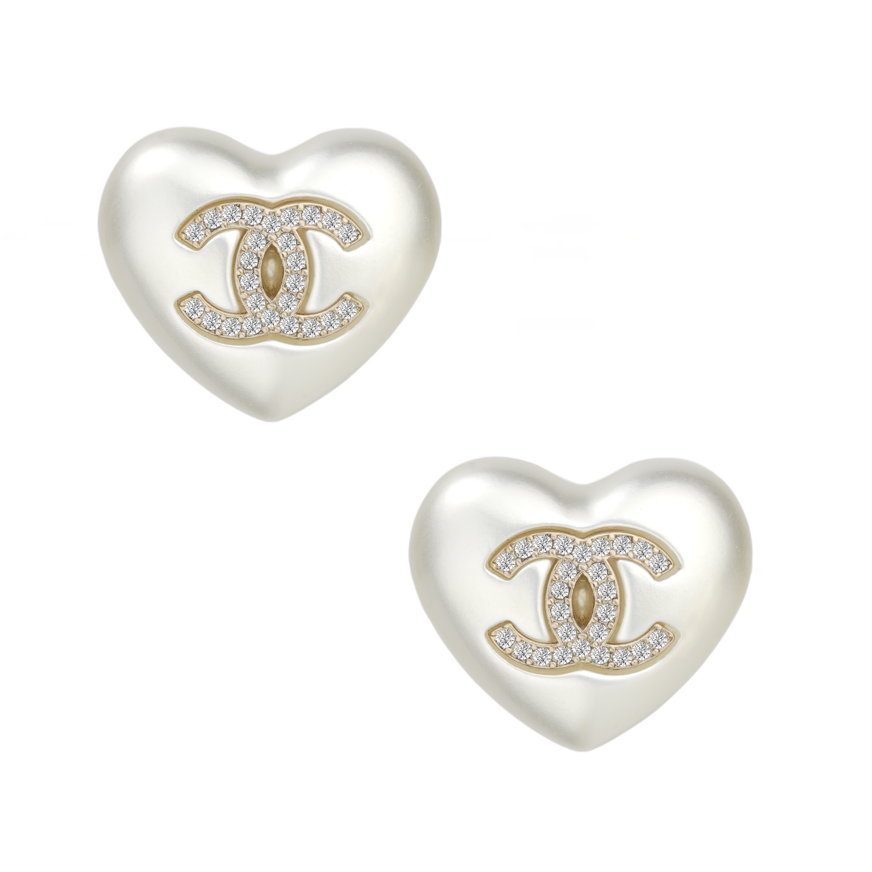 (Women) CHANEL Double C Heart Pearl White Metal Stud Earrings for Women. AB7011-B06560-NF085