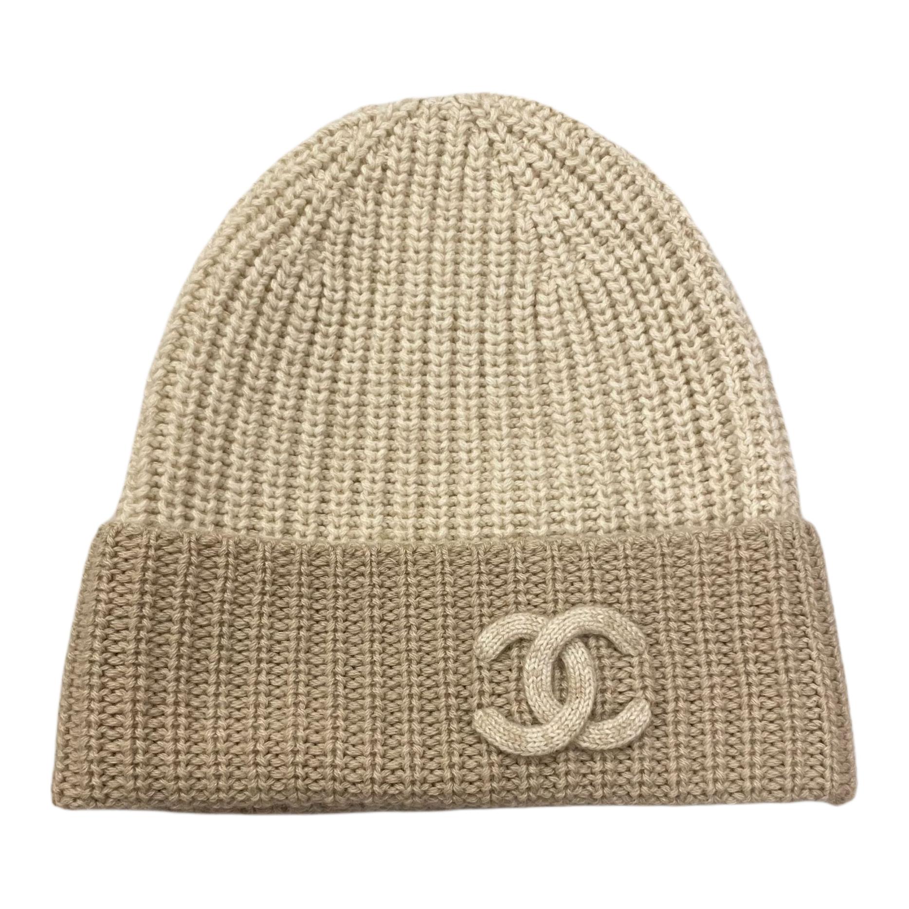 Order (W) CHANEL Topi Rajut Logo Double C Wanita Coklat. AAA148-B16971-NZ055