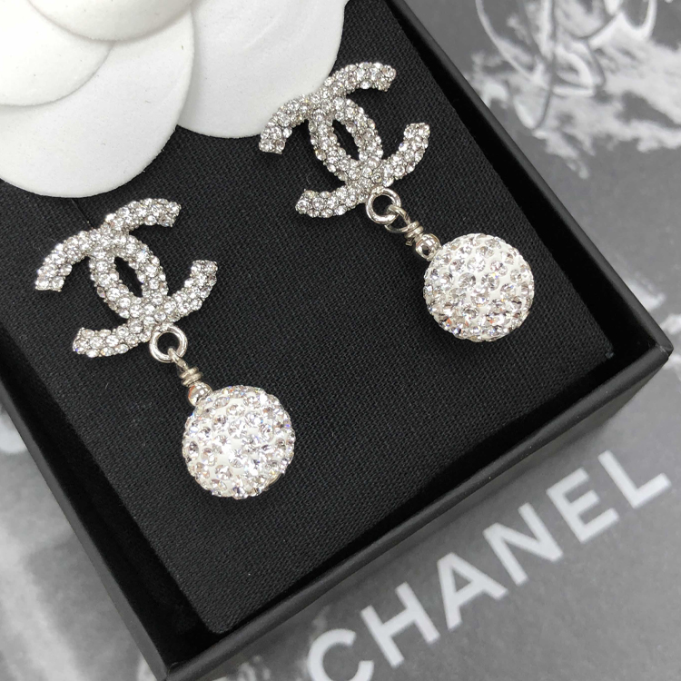 Cheap (W) Anting CHANEL Double C Logo Rhinestone Drop Wanita - Silver A58328-Y68920-ZG623