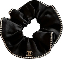 (Women) CHANEL Double C Logo Satin Scrunchie Hair Tie for Women AA9137-B10966-94305 (Women) CHANEL Double C Logo Satin Scrunchie Hair Tie for Women AA9137-B10966-94305