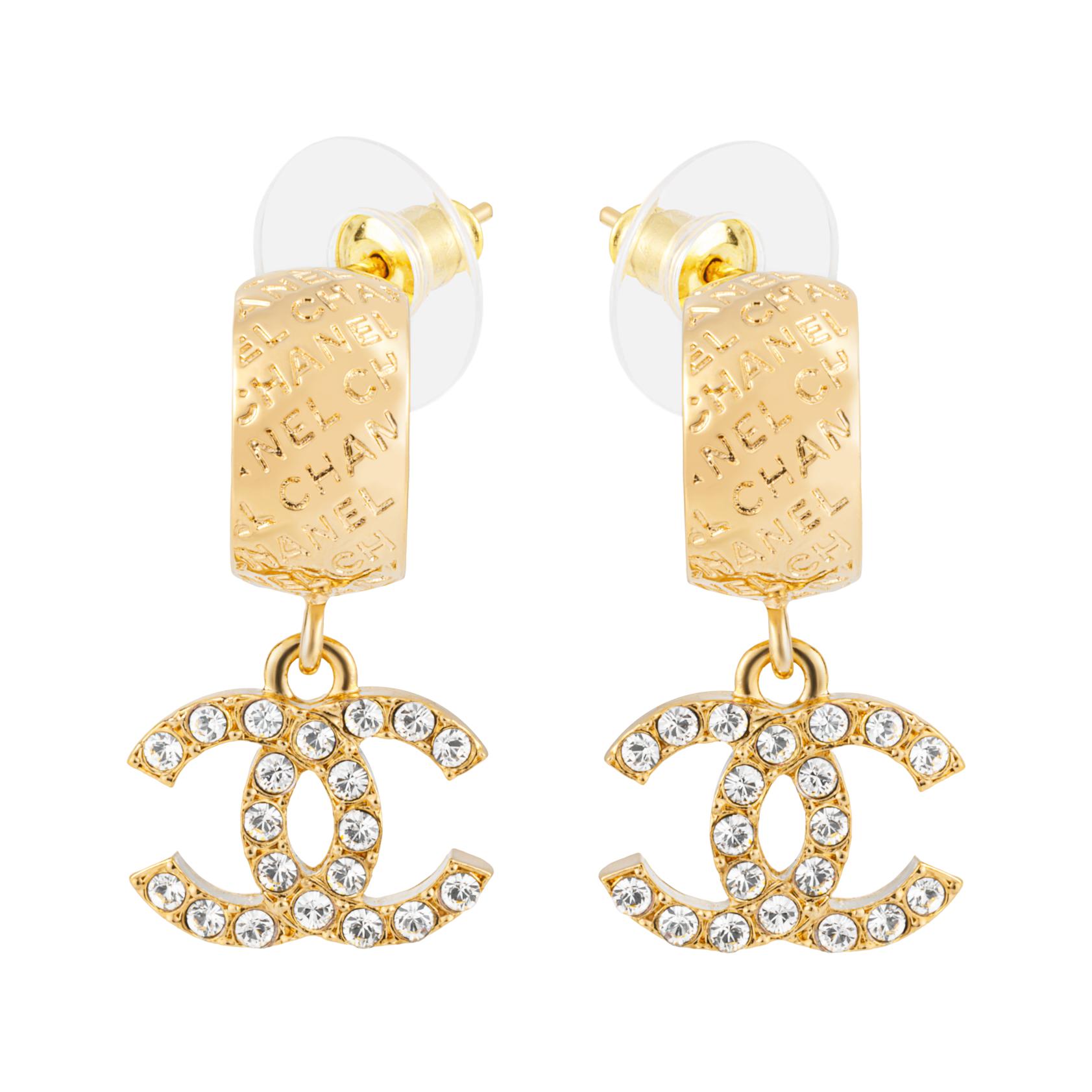 (Women) CHANEL Double C Pearl Earrings for Women in Gold and Crystal. ABD031-B16170-NW438