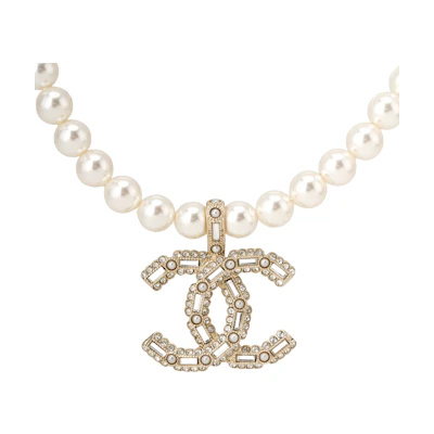 (Women) CHANEL Double C Pendant Necklace Gold for Women. AB8307-B08169-N1216