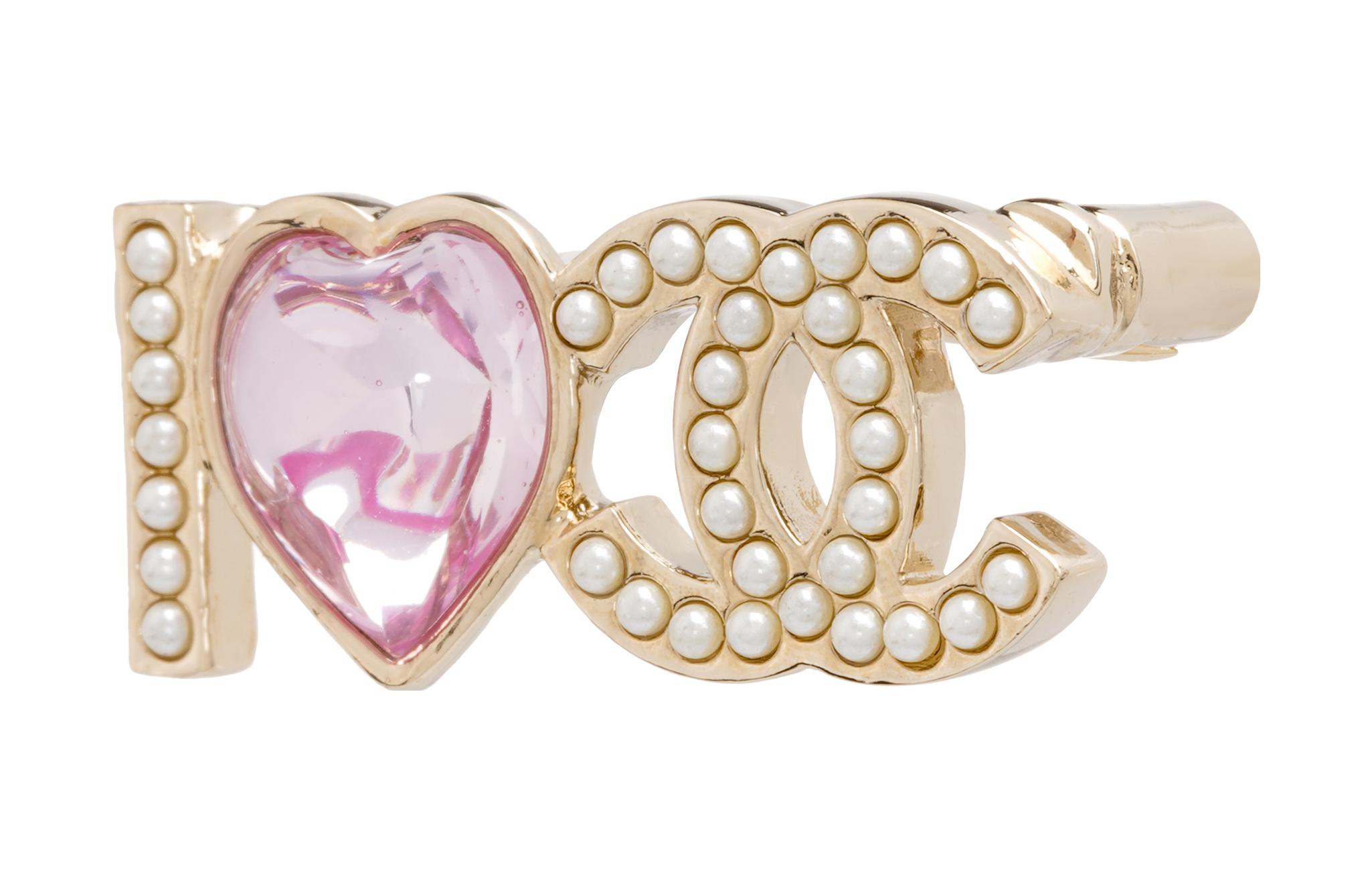 Lookbook (Women) CHANEL Double C Pink Heart Gem Pearl Brooch for Women - "I Love Chanel" Pink. AB8205B08566NJ004