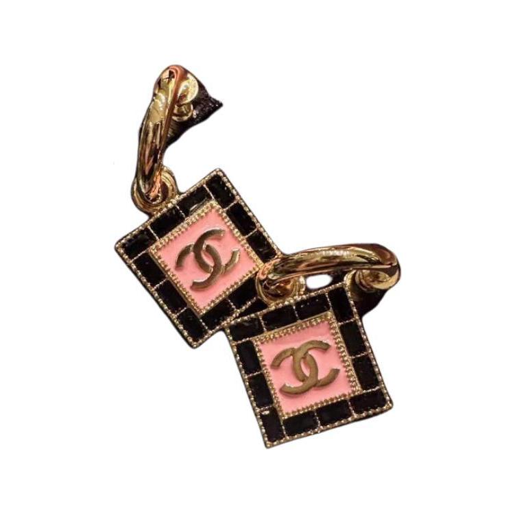 (Women) CHANEL Double C Square Black Earrings with Metal, Rhinestone, and Resin Design. ABD163-B16633-NY048 圖 3