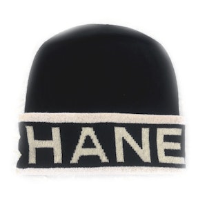 (W) Gorro de Punto Negro Elegante Logo Chanel para Mujer. AAA142-B16966-NZ039 Order (W) Gorro de Punto Negro Elegante Logo Chanel para Mujer. AAA142-B16966-NZ039