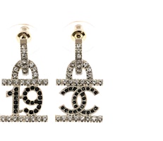 (Women) CHANEL Fashion Trendy Earrings for Women. AB8980BLKSS (Women) CHANEL Fashion Trendy Earrings for Women. AB8980BLKSS