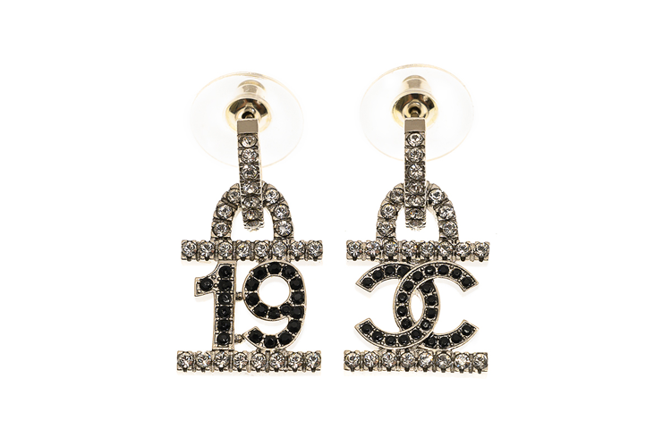 Order (Women) CHANEL Fashion Trendy Earrings for Women. AB8980BLKSS