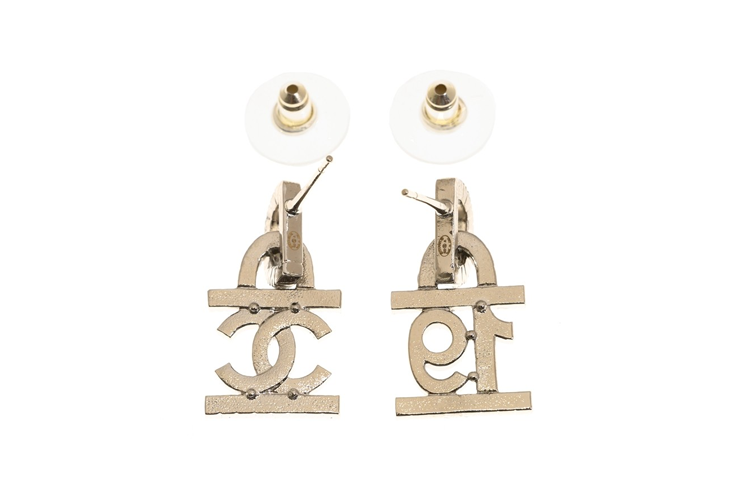 Shop (Women) CHANEL Fashion Trendy Earrings for Women. AB8980BLKSS