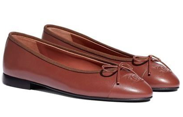 Shop (W) Sneakers Chanel Kulit Datar 'Coklat' G02819-X54474-0J878