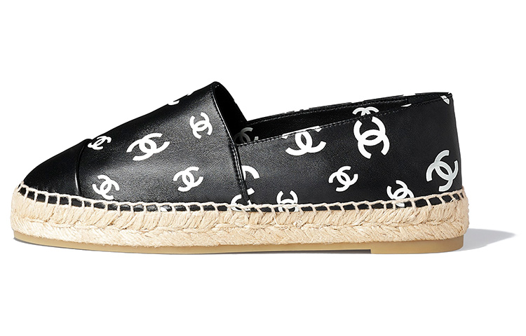Buy CHANEL 香奈兒 印花小羊皮平底鞋 女款 黑色