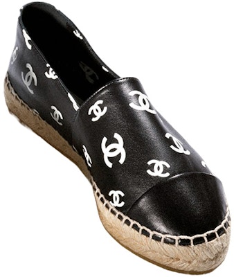 (W) Sepatu Chanel Kulit Domba Rata 'Hitam Bermotif' G38628-Y55871-K4265 Lookbook (W) Sepatu Chanel Kulit Domba Rata 'Hitam Bermotif' G38628-Y55871-K4265