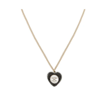 (Women) CHANEL Full Rhinestone Heart Pendant Pearl Necklace Black/Gold Women. AB9385-B09088-NK216