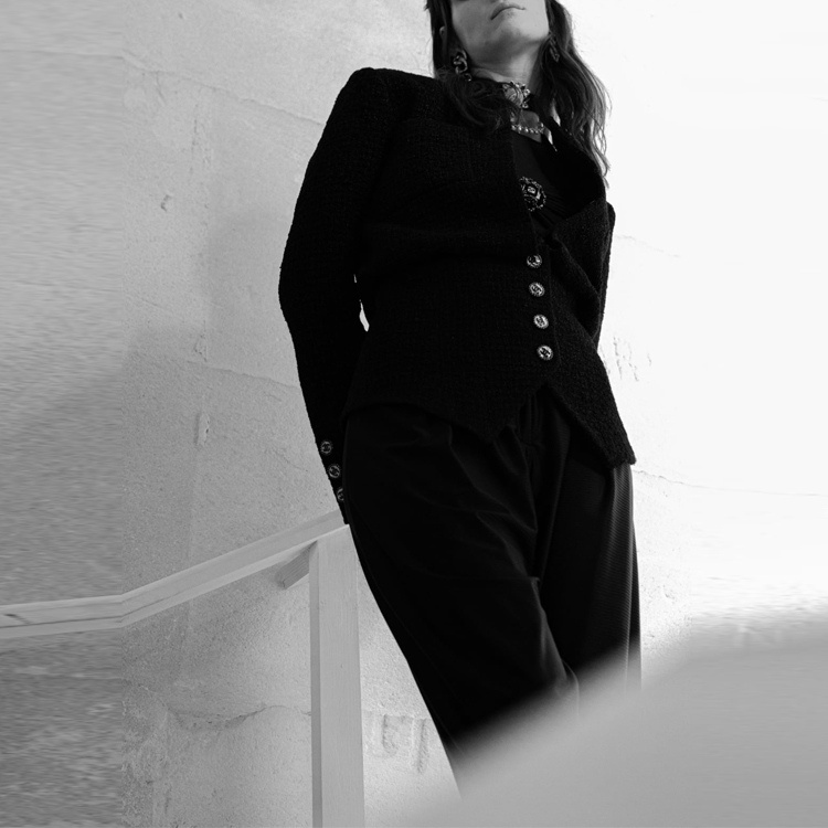 Shop (W) CHANEL FW21 Jaket Kancing Tweed Hitam P71824-V62007-94305