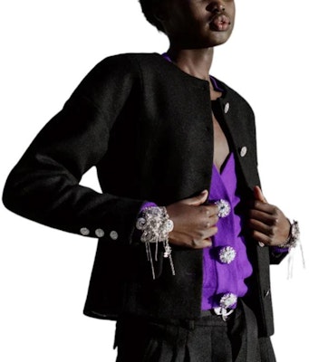 (Women) CHANEL FW22 Black Solid Round Neck Single-Breasted Jacket. P73145-V60816-94305 Shop (Women) CHANEL FW22 Black Solid Round Neck Single-Breasted Jacket. P73145-V60816-94305