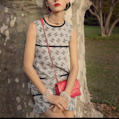 (Women) CHANEL FW22 Gray Logo Print Sleeveless A-Line Dress P72592-V64160-MB103 Shop (Women) CHANEL FW22 Gray Logo Print Sleeveless A-Line Dress P72592-V64160-MB103