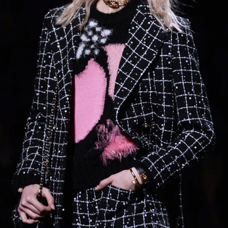 (Women) CHANEL FW23 23K Patterned Crewneck Long Sleeve Sweater for Women. P76105-K10957-NS433 圖 3