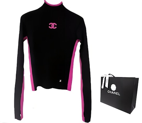 (Women) CHANEL FW23 Round Neck Pullover Long Sleeve Knit Sweater. P74366-K10847-NR612 Lookbook (Women) CHANEL FW23 Round Neck Pullover Long Sleeve Knit Sweater. P74366-K10847-NR612