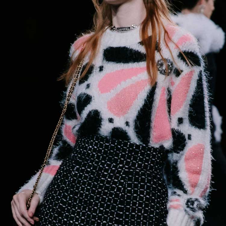 (Women) CHANEL FW23  Sequin Patchwork Pullover Sweater - White. P76108-K10960-NS439 圖 4