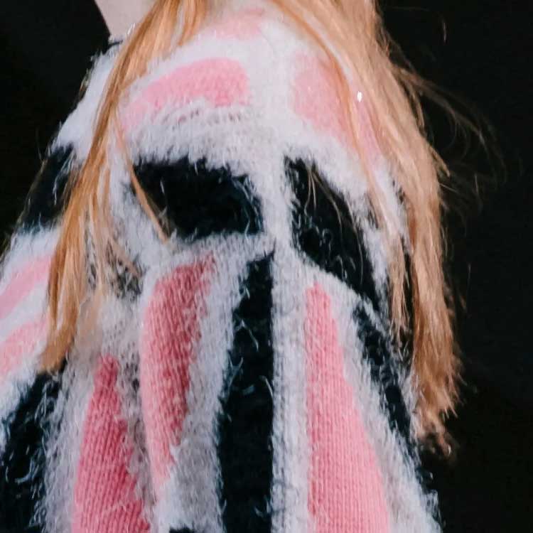 (Women) CHANEL FW23  Sequin Patchwork Pullover Sweater - White. P76108-K10960-NS439 圖 6