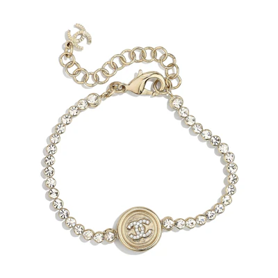 (Women) CHANEL Gold Double C Logo Metal Rhinestone Letter Gold Coin Bracelet for Women. AB6236-B05696-NC476