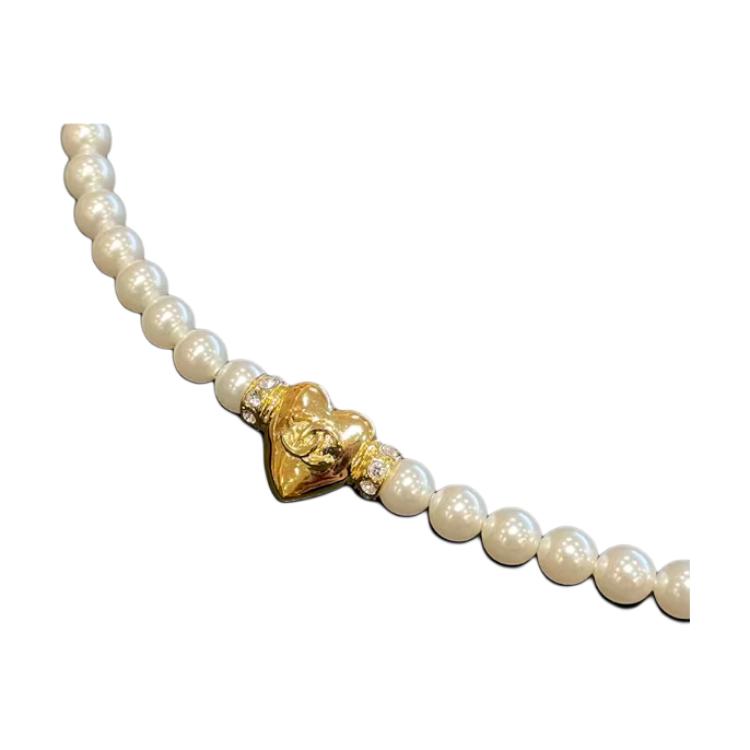(Women) CHANEL Gold Heart-Shaped Bracelet with Faux Pearls & Rhinestones for Women. ABD085-B16158-NW376 圖 4
