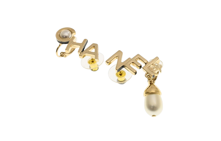 (Women) CHANEL Gold Stylish Fashion Earrings for Women AB9508GP