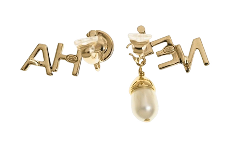 Shop (Women) CHANEL Gold Stylish Fashion Earrings for Women AB9508GP