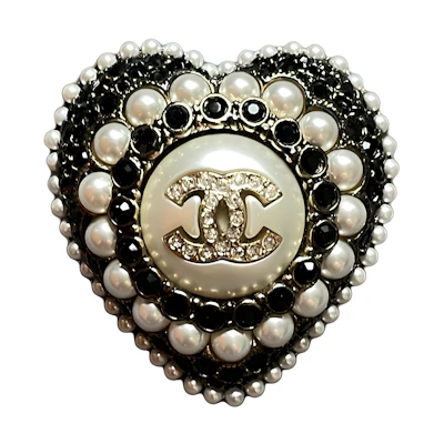 (Women) CHANEL Heart-Embellished Black Brooch for Women. AB9393B09088