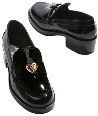 (Women) Chanel Heart CC 50mm Loafers Black Patent Calfskin G39697-X56828-94305 Lookbook (Women) Chanel Heart CC 50mm Loafers Black Patent Calfskin G39697-X56828-94305