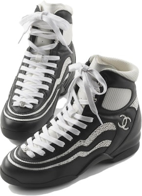 (W) シャネル ハイカット レースアップ スニーカー 黒×銀 G45220-B14084-NR452 Lookbook (W) シャネル ハイカット レースアップ スニーカー 黒×銀 G45220-B14084-NR452