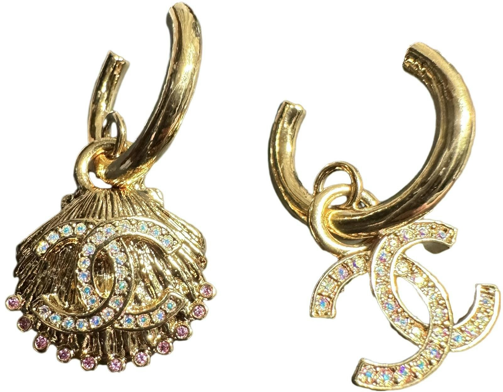 women-chanel-iridescent-shell-asymmetric-earrings-gold-2023-early-spring-aba-061-b10032-nm-082