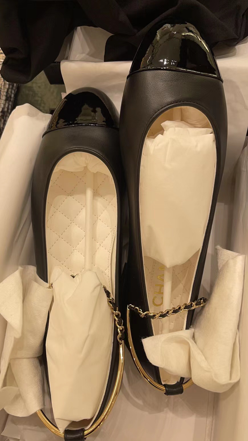 (W) Chanel Lambskin & Patent Calfskin Ballet Flats 'Black'