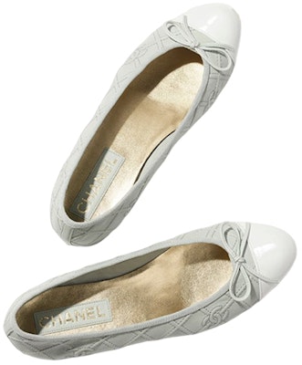 (W) 샤넬 라이트 블루 리본 가죽 플랫 (Chanel Light Blue Ribbon Leather Flat) G40110-Y56581-K6009 Lookbook (W) 샤넬 라이트 블루 리본 가죽 플랫 (Chanel Light Blue Ribbon Leather Flat) G40110-Y56581-K6009