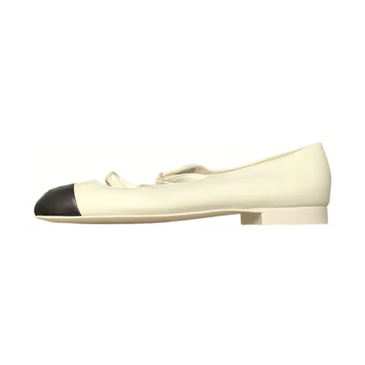 (W) Chanel Leather Cap-Toe Buckle Low-Top 'Black and White'