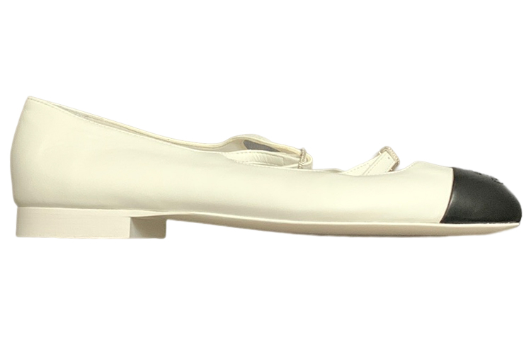 Order (W) Chanel Low-Top Kulit Cap-Toe Gesper 'Hitam dan Putih' G39514-Y56416-K5471