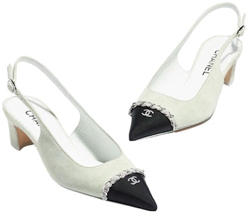 CHANEL香奈兒 皮革織物 扣環尖頭 粗跟 高跟鞋 女式 淺灰色 Lookbook CHANEL香奈兒 皮革織物 扣環尖頭 粗跟 高跟鞋 女式 淺灰色