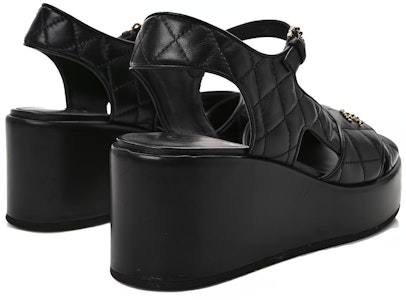 (W) 香奈儿黑色皮革开口凉鞋配搭扣“时尚拖鞋” G39918-X01000-94305 Lookbook (W) 香奈儿黑色皮革开口凉鞋配搭扣“时尚拖鞋” G39918-X01000-94305