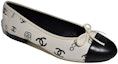 Lookbook (W) Chanel Kasut Kulit Cetakan Hujung Bulat Slip-On 'Putih Kasual' G39808-Y56339-K5342