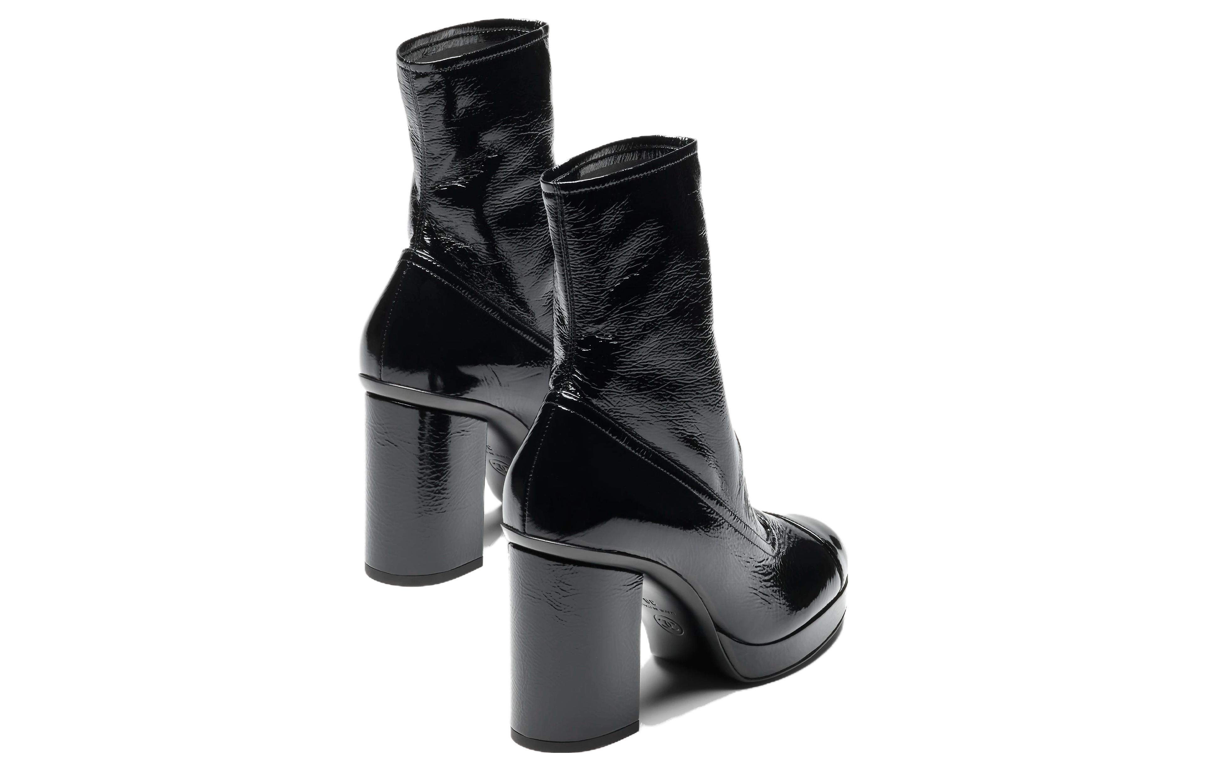 Lookbook (W) 샤넬 블랙 가죽 라운드토 슬립온 부티 G45322-B14606-94305