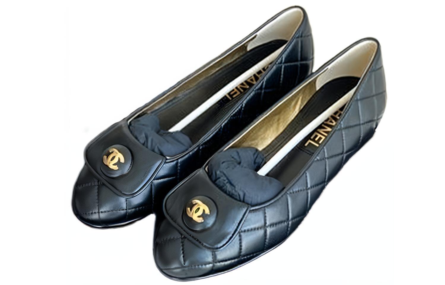 (W) Chanel Leather Slip-On 'Black CMFT'