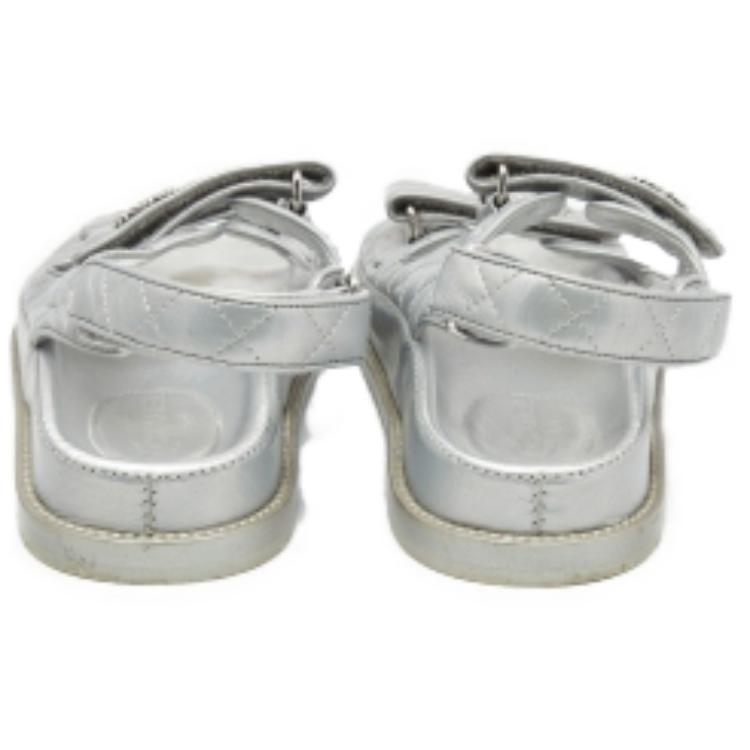 Purchase (W) シャネル レザー ベルクロ サンダル (シルバー) G35927-X56884-0S304